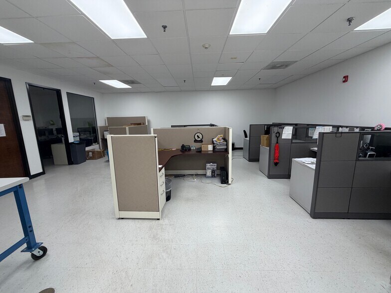 Primary Photo Of 240-246 Crossways Park Dr W, Woodbury Office For Lease