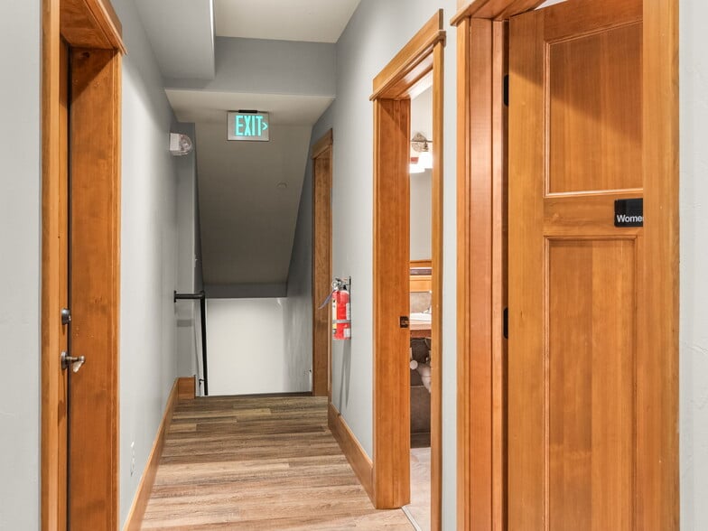 More Photos Of 36 Center Ln, Big Sky Office For Lease