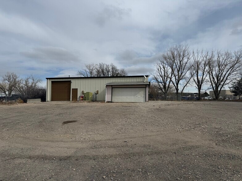 More Photos Of 9791 Titan Park Cir, Littleton Warehouse For Lease