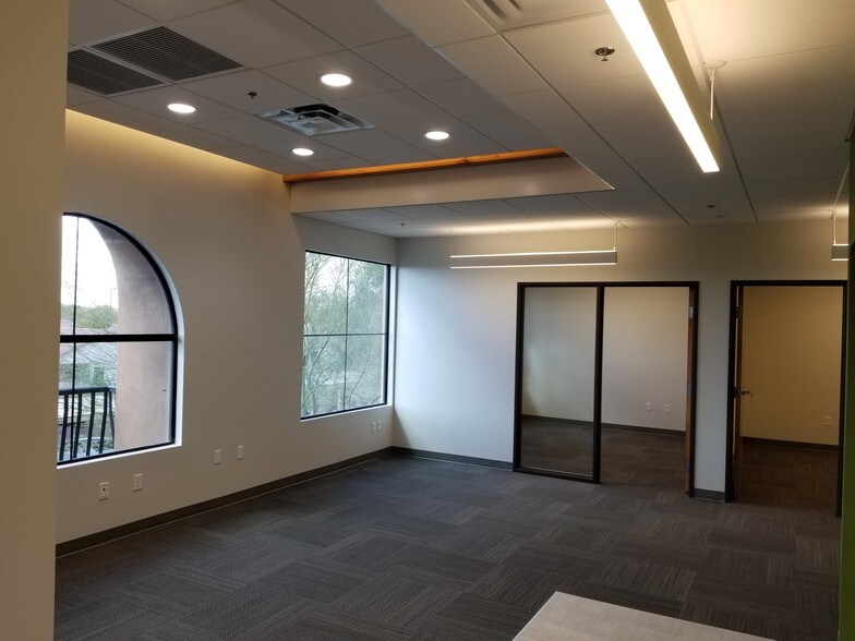 More Photos Of 1176 E Warner Rd, Gilbert Office For Lease