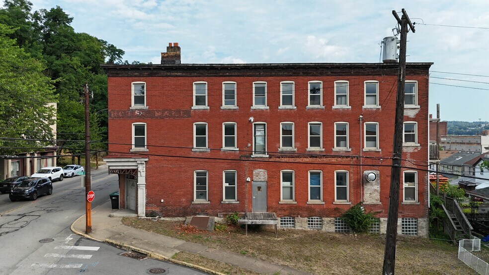 More Photos Of 900 Island Ave, McKees Rocks General Retail For Sale