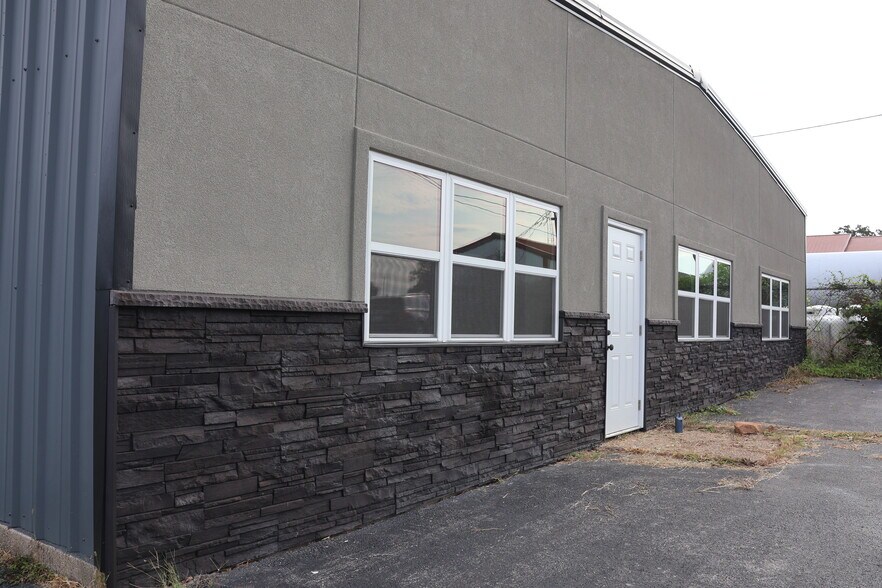 More Photos Of 1192 S Business Route 5, Camdenton Industrial For Sale