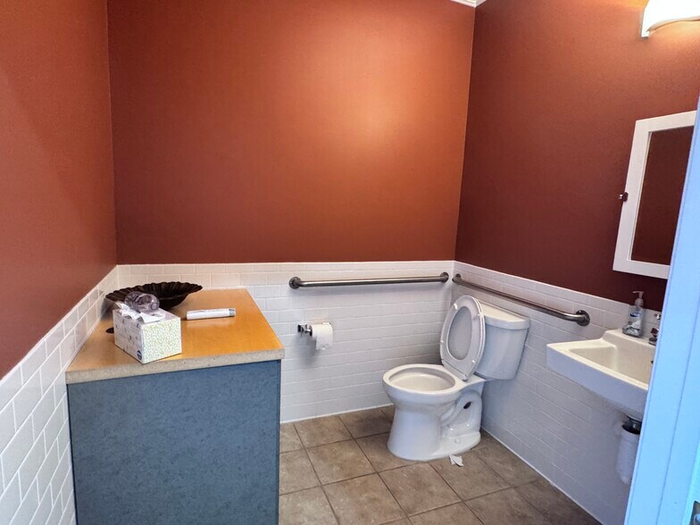 More Photos Of 1875 Old Alabama Rd, Roswell Medical For Lease