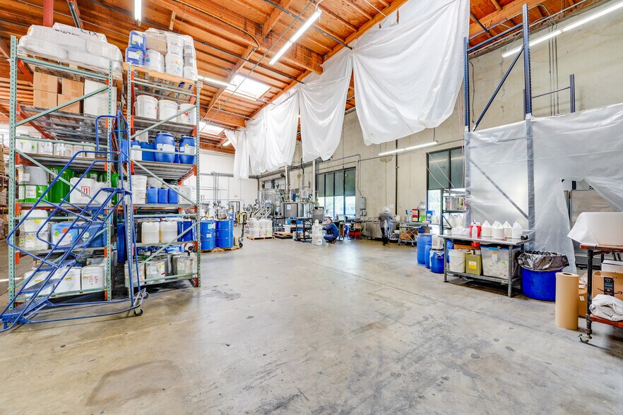 More Photos Of 1849 Diamond St, San Marcos Warehouse For Lease