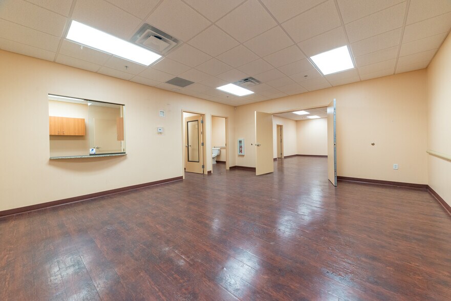 More Photos Of 800-840 Mercy Dr, Orlando Medical For Lease