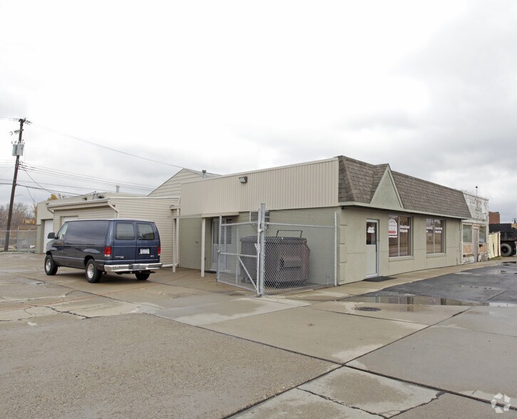 More Photos Of 45-47 E 10 Mile Rd, Madison Heights Warehouse For Sale