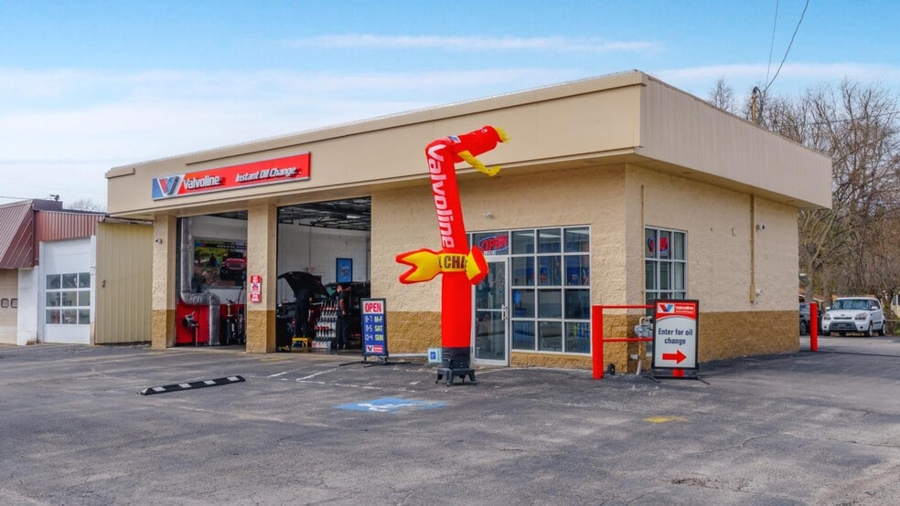 Primary Photo Of 1203 Pittsburgh St, Cheswick Auto Repair For Sale