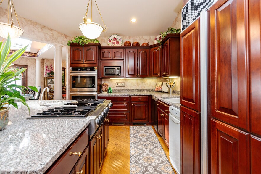 More Photos Of 90 Putnam Pike, Johnston Flex For Sale