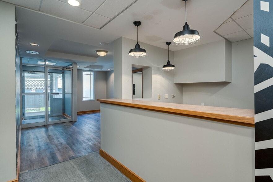 More Photos Of 110 S Broad St, Mankato Office For Lease