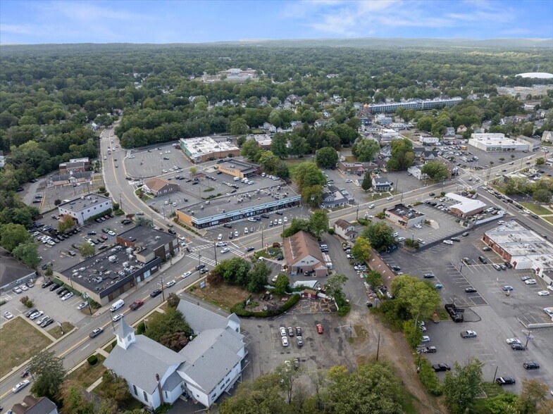 More Photos Of 24 Wyckoff Ave, Waldwick Medical For Lease