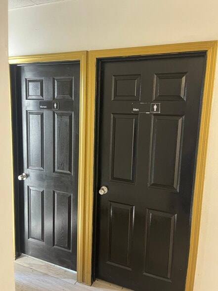 More Photos Of 16016 S Western Ave, Gardena Office For Lease