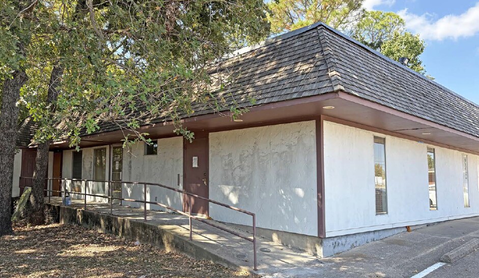 More Photos Of 605 Avalon Dr, Seagoville Medical For Lease