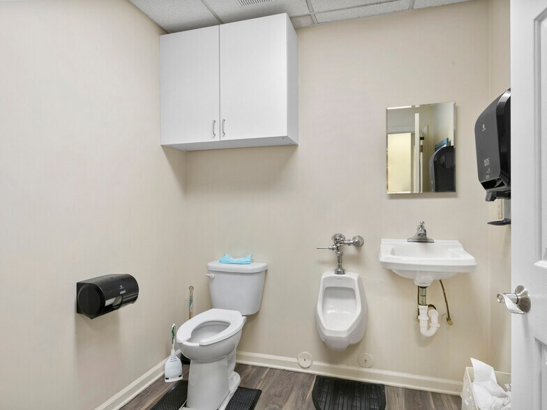 More Photos Of 1998 Hendersonville Rd, Asheville Medical For Lease