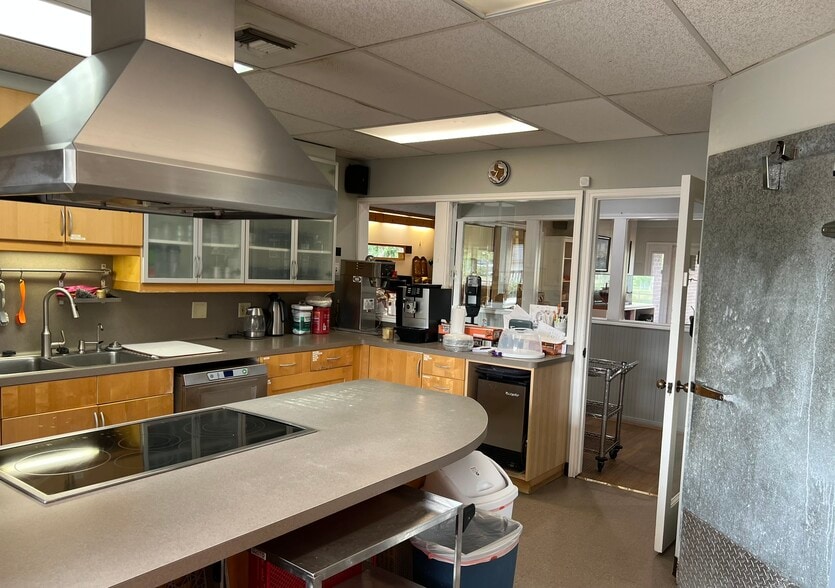More Photos Of 4309 Young St, Pasadena Religious Facility For Sale