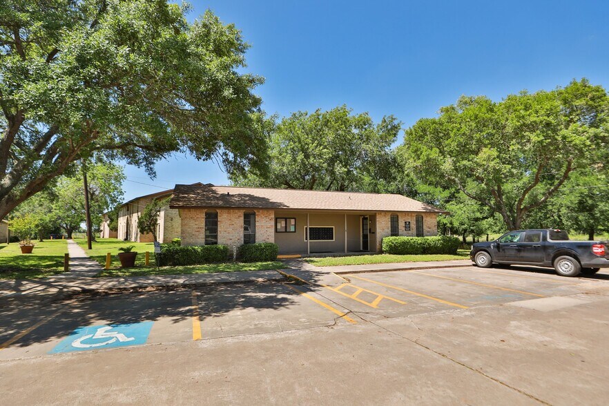 More Photos Of 2910 Old Lane City Rd, Wharton Apartments For Sale