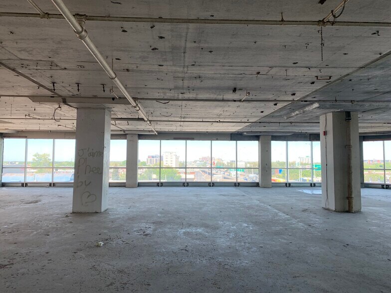 More Photos Of 3737 Boul Cremazie E, Montréal Office For Lease