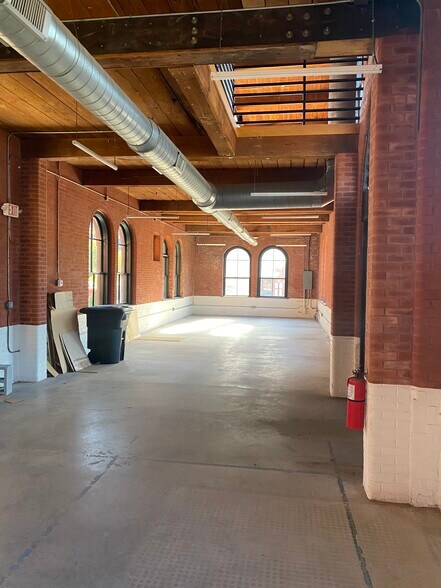 More Photos Of 715 Branch Ave, Providence Loft Creative Space For Lease