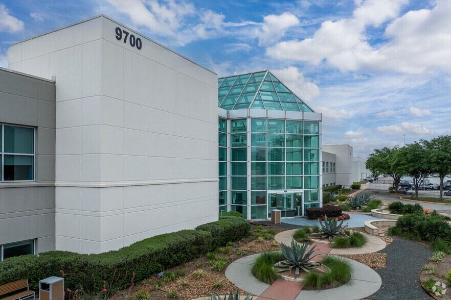 More Photos Of 9700-9702 Bissonnet St, Houston Office For Lease