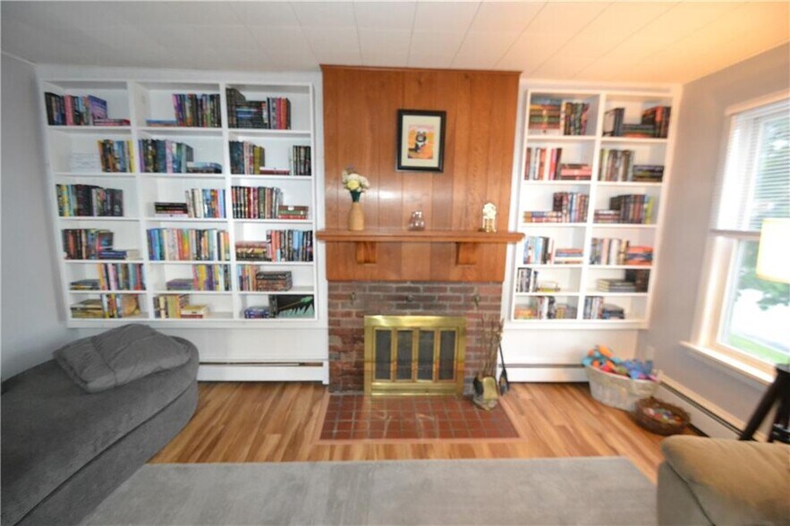 More Photos Of 450 E Main St, Palmyra General Retail For Sale