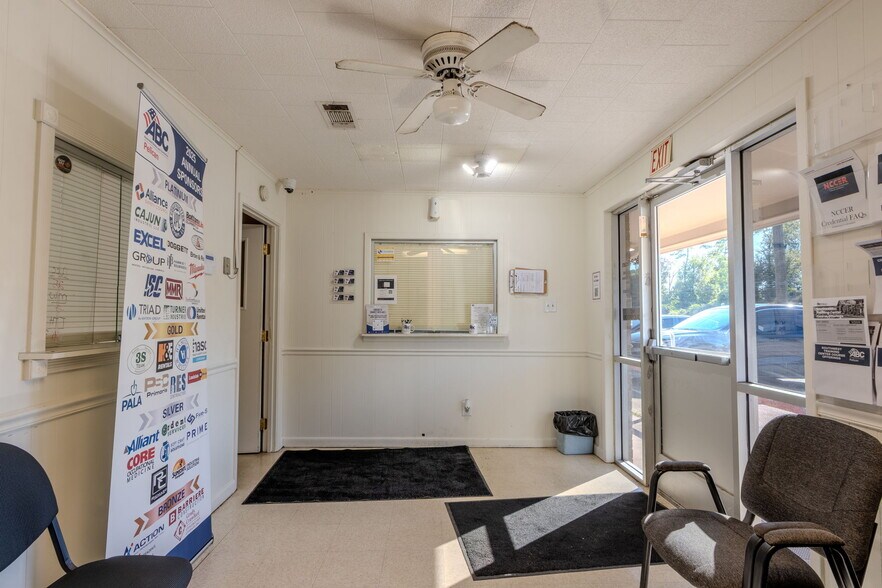 More Photos Of 222 Walcot Rd, Westlake Warehouse For Sale