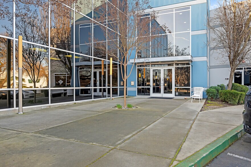 More Photos Of 9355 E Stockton Blvd, Elk Grove Office For Sale