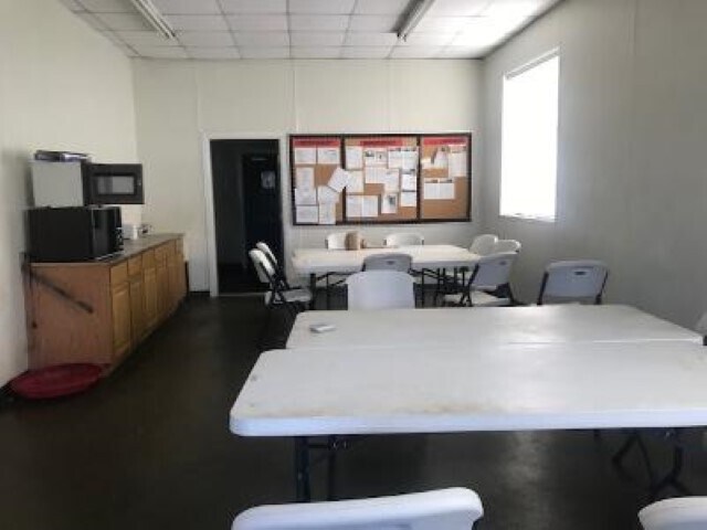 More Photos Of 520 Broadway Ave, Gladewater Industrial For Sale