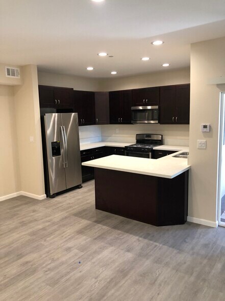More Photos Of 120 Ballantyne St, El Cajon Apartments For Lease