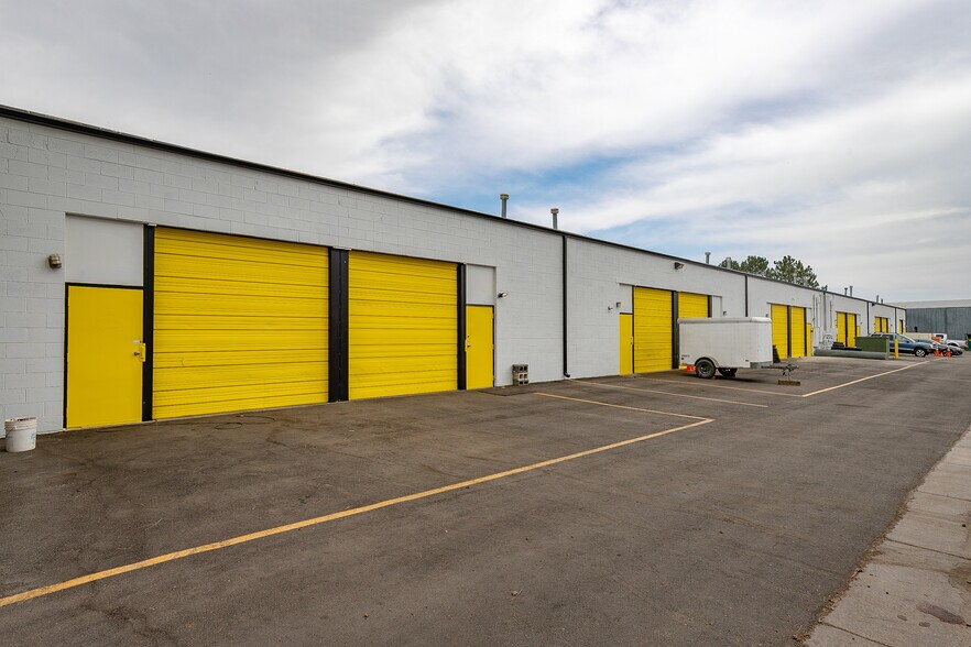 More Photos Of 8200 E Pacific Pl, Denver Unknown For Lease