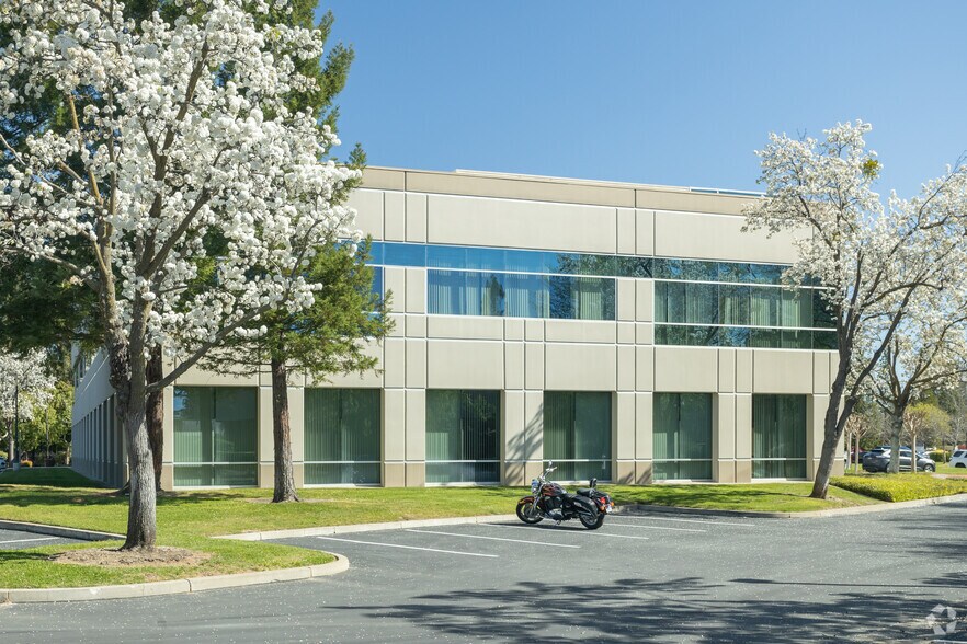 More Photos Of 11171 Sun Center Dr, Rancho Cordova Office For Lease