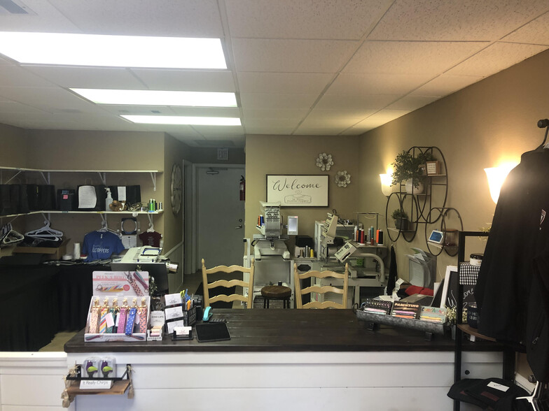 More Photos Of 780 Main St, Baldwin Storefront Retail Residential For Lease