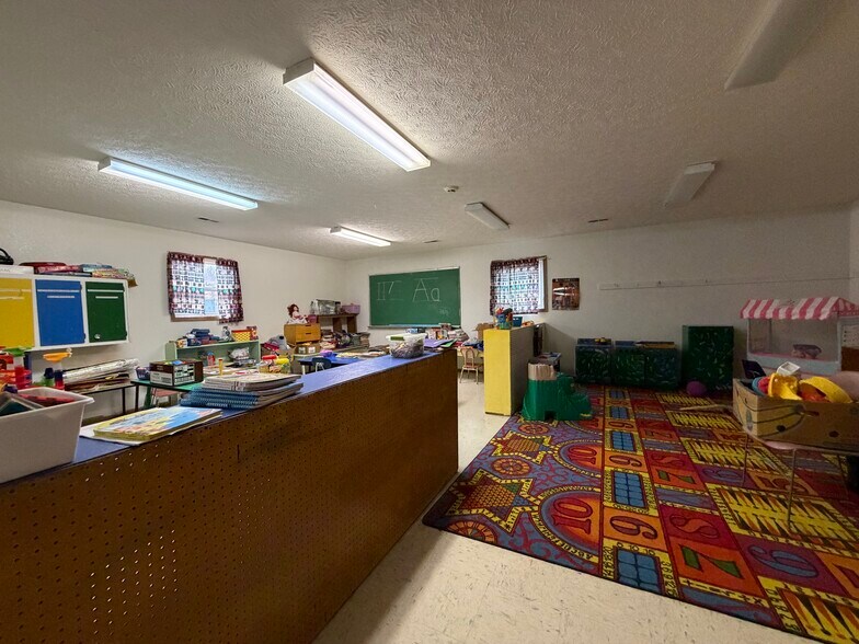 More Photos Of 100 Bosa Dr, Saint Robert Health Club For Sale