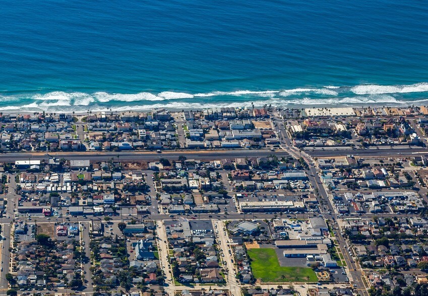 More Photos Of 1024 S Coast Hwy, Oceanside Veterinarian Kennel For Lease