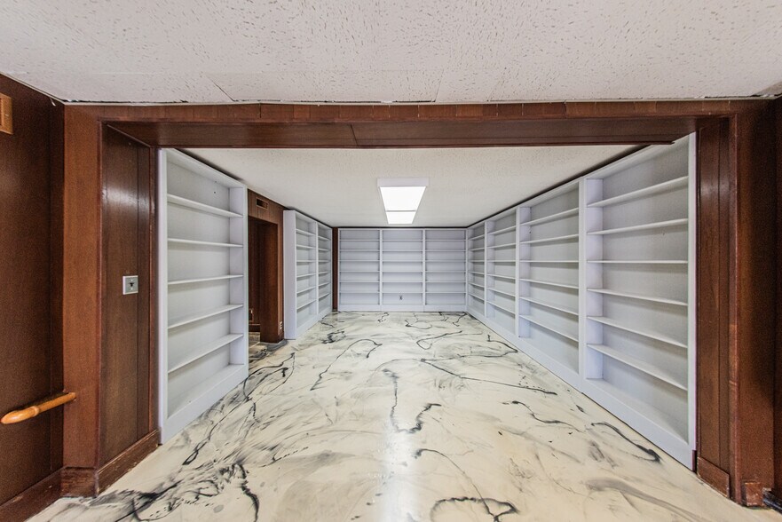 More Photos Of 1200 Broadway St, Paducah Office For Sale