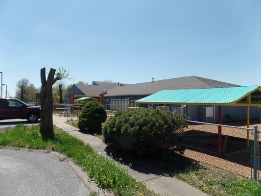 More Photos Of 206 Rushing Dr, Herrin General Retail For Sale