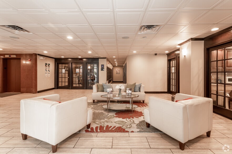 More Photos Of 2040 Lehigh St, Easton Apartments For Lease