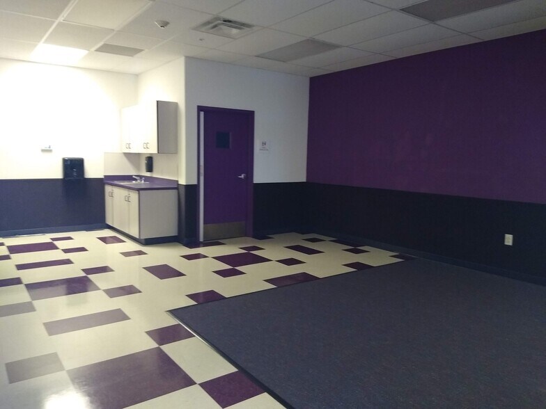 More Photos Of 7560 Sawmill Pky, Powell Daycare Center For Sale