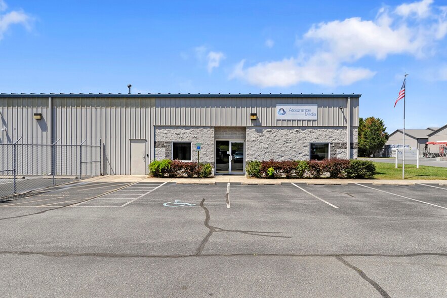 More Photos Of 198 Mullet Run, Milford Light Distribution For Sale