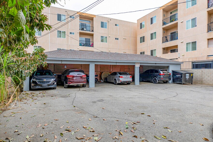 More Photos Of 13647 Leadwell St, Van Nuys Apartments For Sale