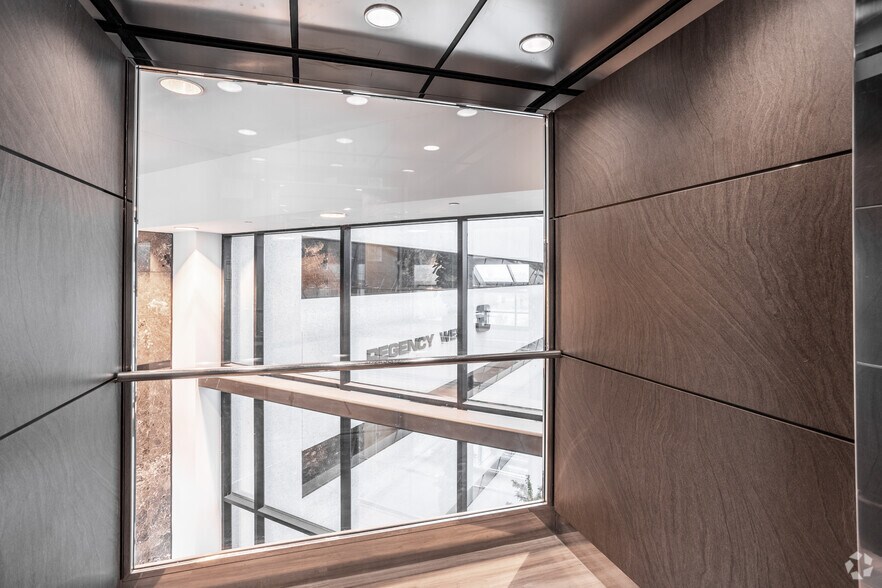 More Photos Of 4350 Westown Pky, West Des Moines Office For Lease