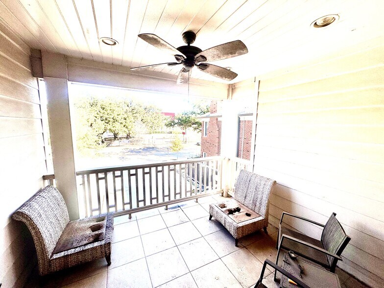 More Photos Of 919 W Gray St, Houston Office For Lease