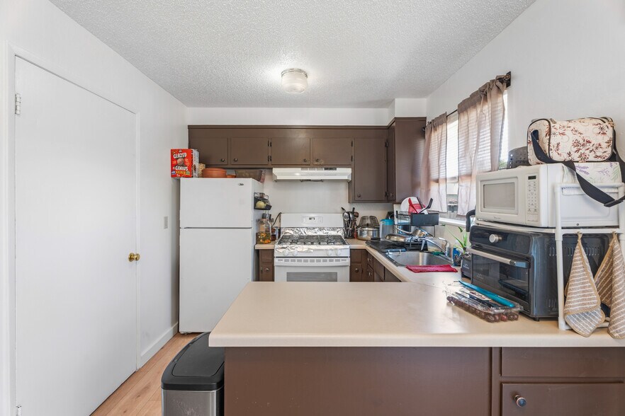 More Photos Of 1155 S Dora St, Ukiah Apartments For Sale