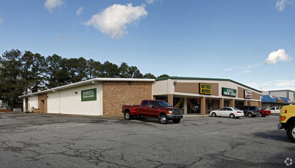 More Photos Of 465 Denbigh Blvd, Newport News Freestanding For Lease
