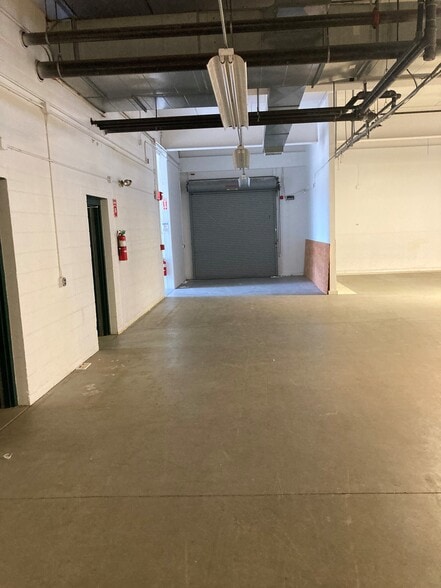 More Photos Of 53-101 Venturi Ave, Warwick Distribution For Lease