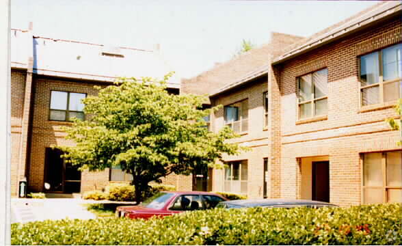 More Photos Of 6706-6716 Whittier Ave, McLean Medical For Sale