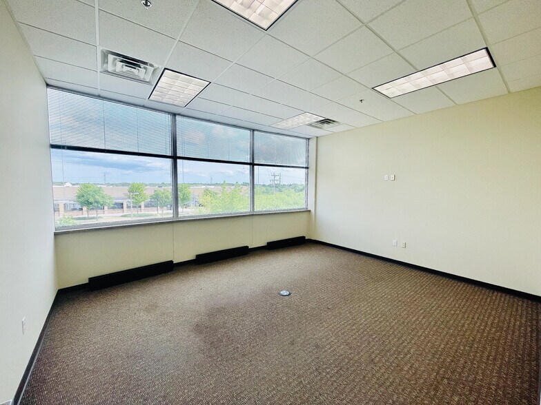 More Photos Of 10521 W Layton Ave, Greenfield Office For Sale
