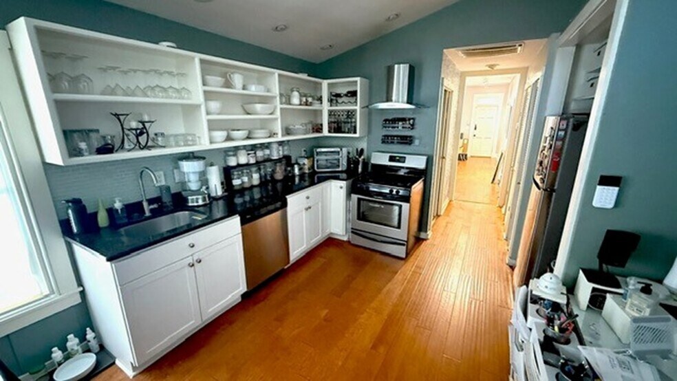 More Photos Of 1923 E 6th Ave, Tampa Office For Sale