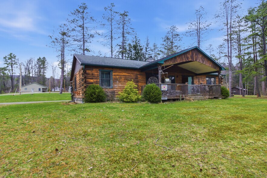 More Photos Of 89 Nolan Rd, Penfield General Retail For Sale