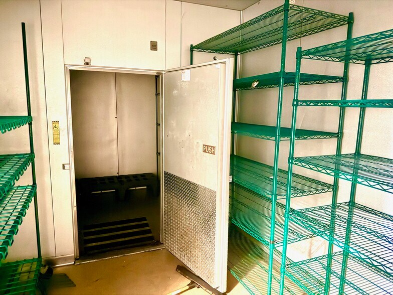 More Photos Of 500 N Giant City Rd, Carbondale Fast Food For Sale