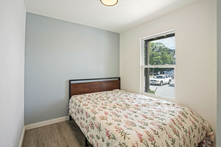 More Photos Of 4983 E Indiana Beach Rd, Monticello Hospitality For Sale