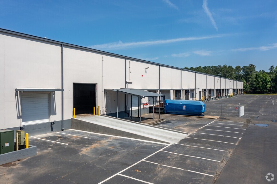 More Photos Of 1995 Lithonia Industrial Blvd, Lithonia Warehouse For Lease